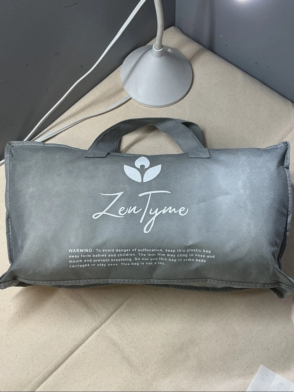 ZEN TYME Bath Pillow Set in White with Gray Carry Case